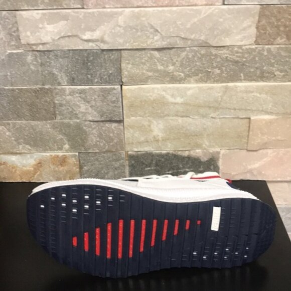 PUMA Men's Tsugi Jun Sneaker - Picture 5 of 5
